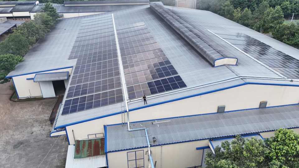 Lắp điện mặt trời áp mái 980kWp tại Nhà xưởng gỗ Phúc Thịnh – Đồng Xoài